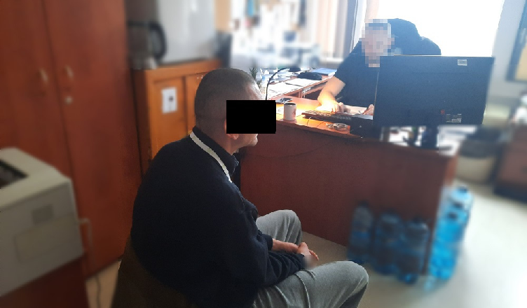 Łupem włamywacza padły narzędzia, namiot i krzesło wędkarskie - grozi mu do 10 lat więzienia