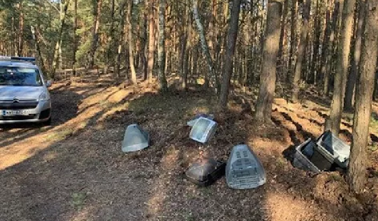 Straż miejska na tropie leśnych śmieciarzy