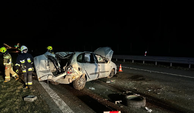 Dachowanie na S8 - jedna osoba trafiła do szpitala