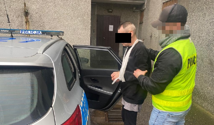 Rzucił się na policjantów z nożem - trafił prosto do aresztu