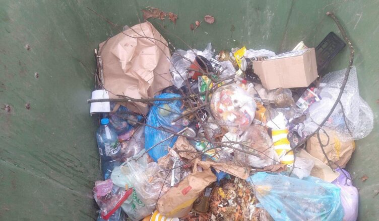 Marki - jak nie należy gromadzić odpadów