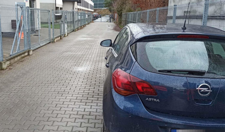 Marki - nie zastawiaj dróg dojazdowych