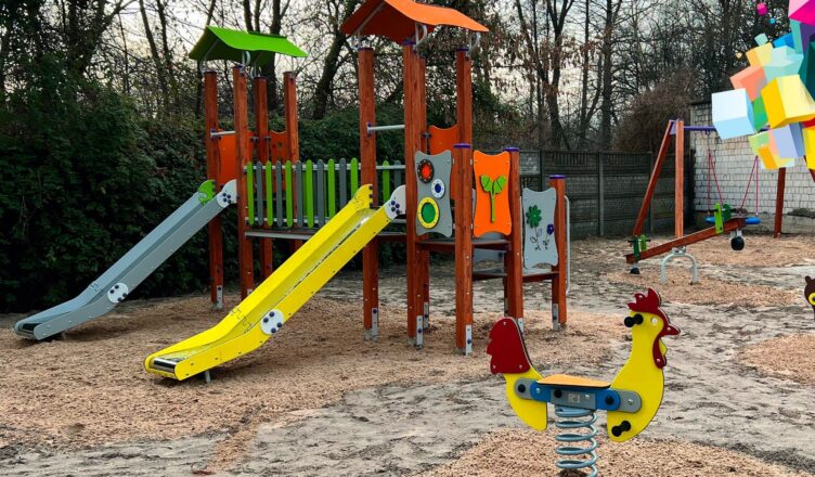 Zielonka - plac zabaw na Przemysłowej w nowej odsłonie