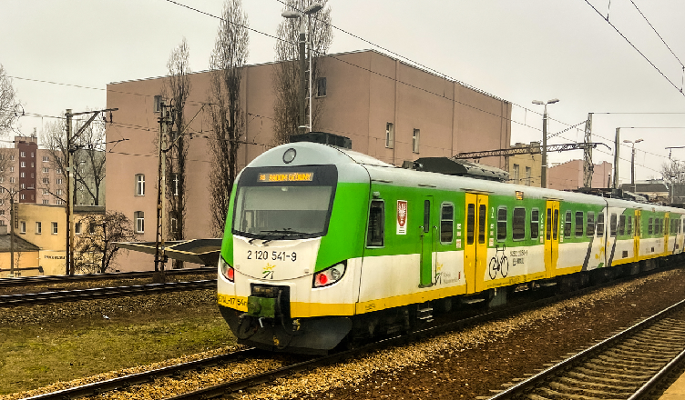 Usterka na linii Warszawa -Tłuszcz - są opóźnienia pociągów