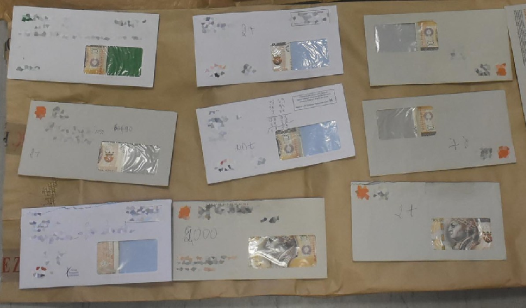 Został zatrudniony jako kurier dokumentów rozwodowych, a w rzeczywistości pomagał oszustom "na wnuczka"