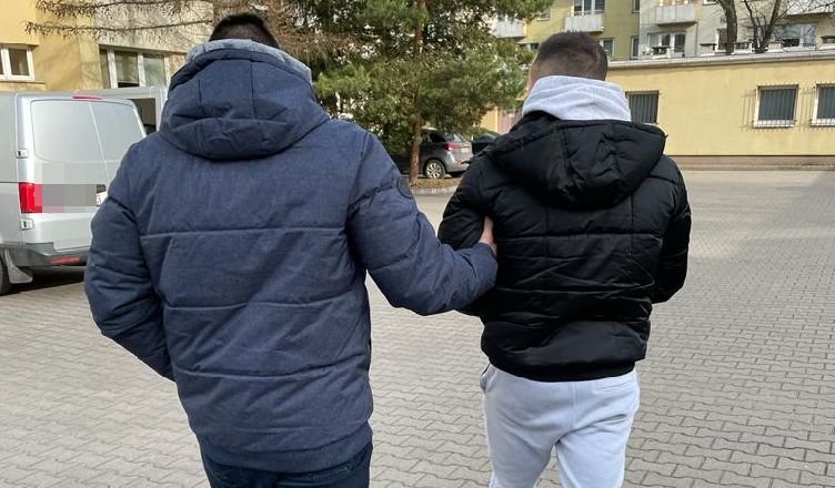 Internetowy sprzedawca-widmo odpowie za 31 oszustw