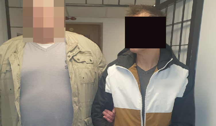 Został przyłapany na kradzieży alkoholu, więc zaatakował pracownika ochrony