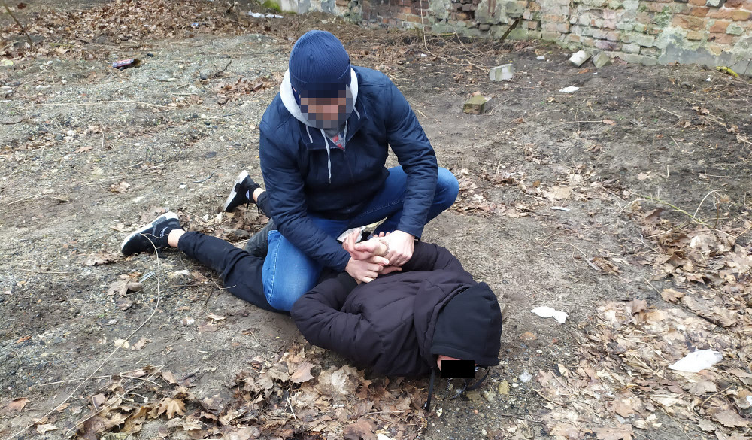 Złodzieje zatrzymani wraz ze skradzionym samochodem