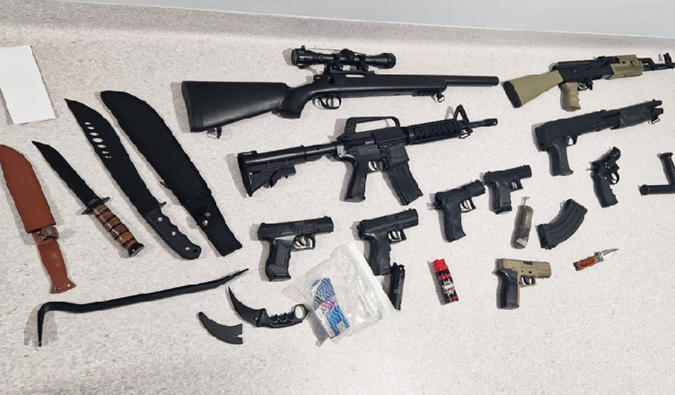 Atrapami broni terroryzowali małoletnich - policjanci zatrzymali dwóch 14-latków