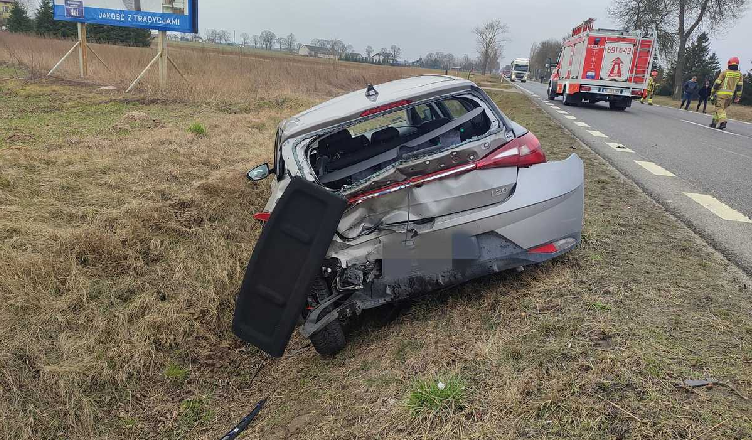 Wypadek na krajowej 62. - jedna osoba trafiła do szpitala