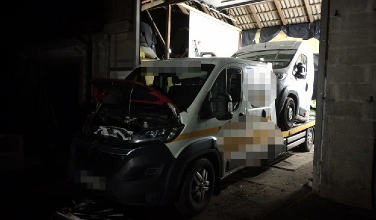 Policjanci z "Kobry" namierzyli kolejną dziuplę - odzyskali samochód z Niemiec