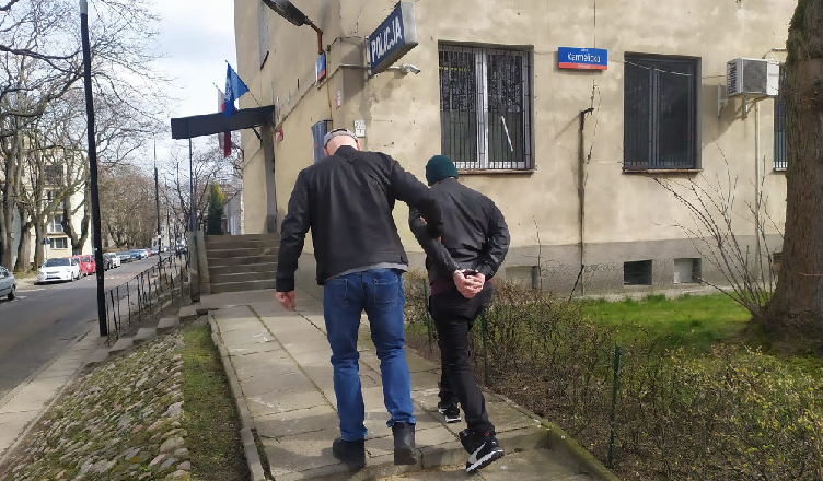 Podzielili się pracą przy włamaniu - razem trafili do aresztu