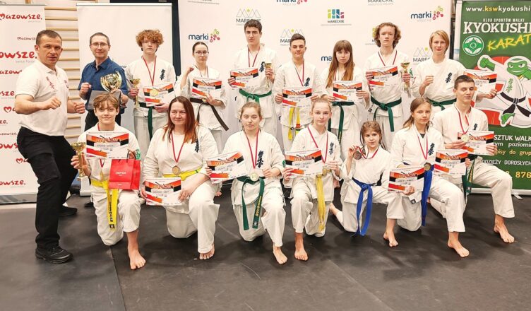 Młodzi karatecy z Marek mistrzami Mazowsza