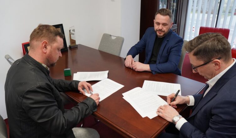 Klembów - umowa na budowę ul. Leśnej w Ostrówku podpisana
