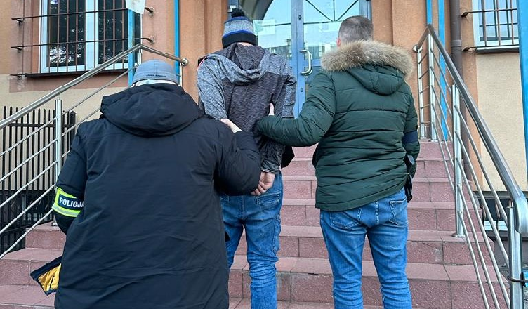 8 listów gończych i łącznie 24 lata odsiadki - uciekinier wreszcie wpadł w ręce policji