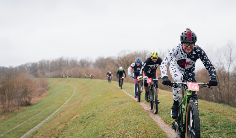 Na głodzie i chłodzie: start Mazovii w Nowym Dworze Mazowieckim