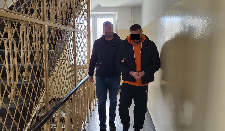 Jednej nocy włamał się do 5 aut - teraz grozi mu długa odsiadka