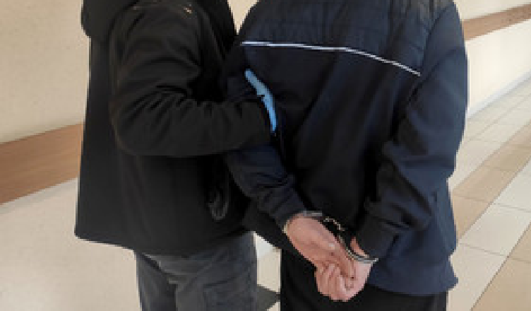 Pijany za kierownicą i z narkotykami - żeby uniknąć kłopotów spróbował przekupić policjantów