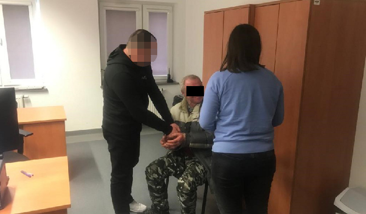 Był poszukiwany za przestępstwo gospodarcze - wpadł przez picie alkoholu