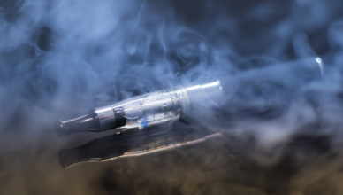 Nieletni włamali się do kiosku - skusiły ich e-papierosy