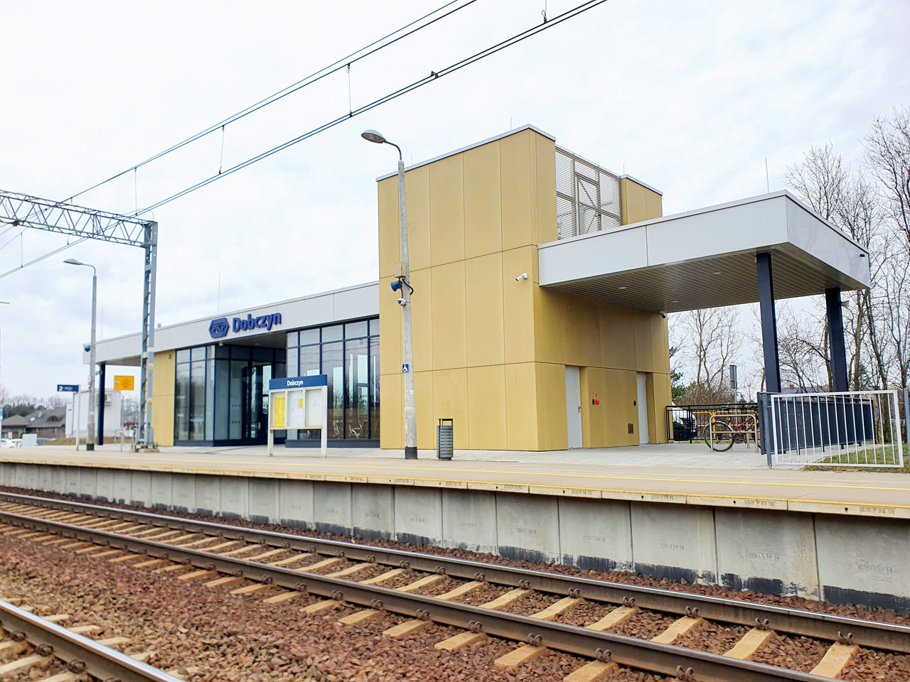 Dworzec w Dobczynie już działa, ale nie kupimy w nim biletów