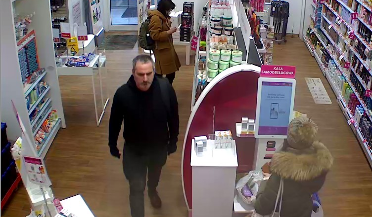 Policja szuka złodzieja perfum - rozpoznajesz go?