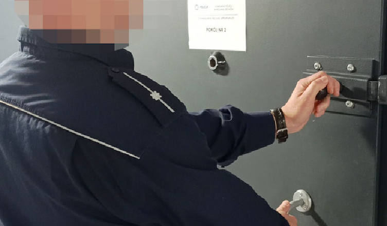 Wynajmowali cudze mieszkania - teraz czeka ich długa odsiadka