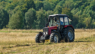 Nieletni za kierownicą ciągnika rolniczego