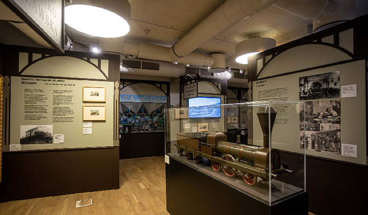 Inwestycja, która zmieniła stolicę. Wystawa Kolej na Pragę w Muzeum Warszawskiej Pragi