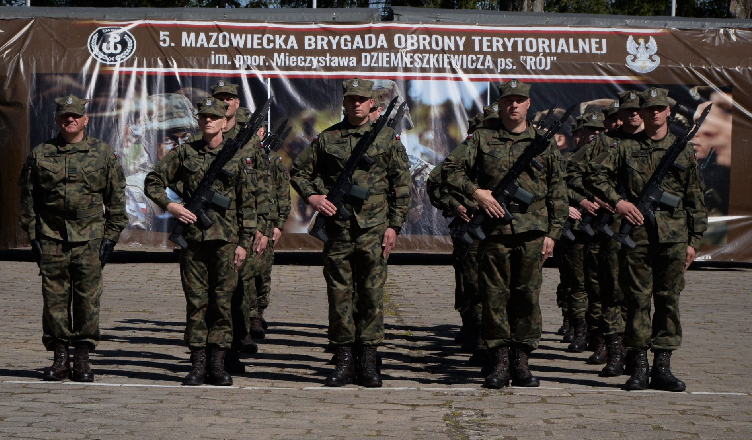 Przysięga wojskowa nowych żołnierzy 5MBOT