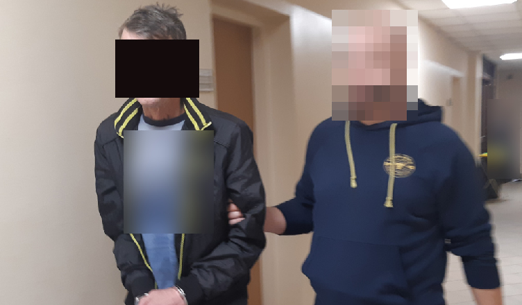 Ukradł telefon w sklepie - policjanci odwiedzili go w pracy