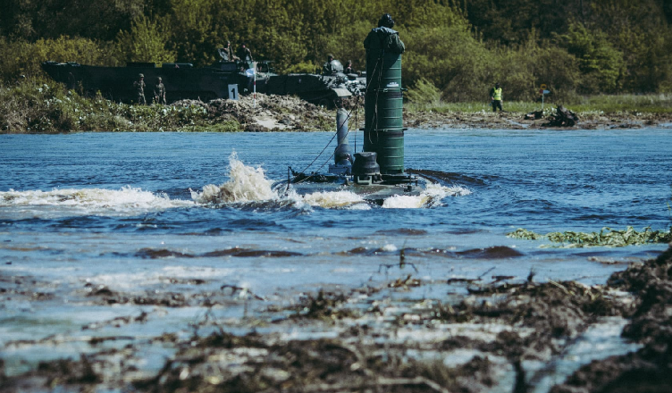 Terytorialsi w przeprawie przez Bug