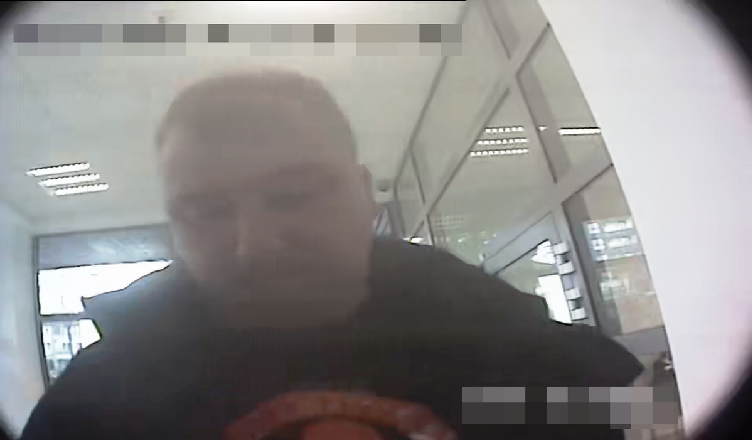 Wypłata pieniędzy pochodzących z przestępstwa - Czy rozpoznajesz podejrzanego?
