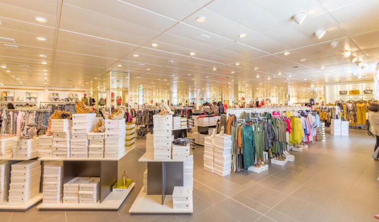 Jak zwiększyć sprzedaż w sklepie stacjonarnym? Postaw na skuteczną formę reklamy