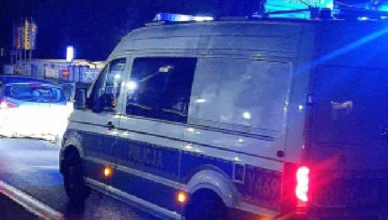 Uderzył w auto jadące przed nim, odjechał i próbował ukryć się w lesie