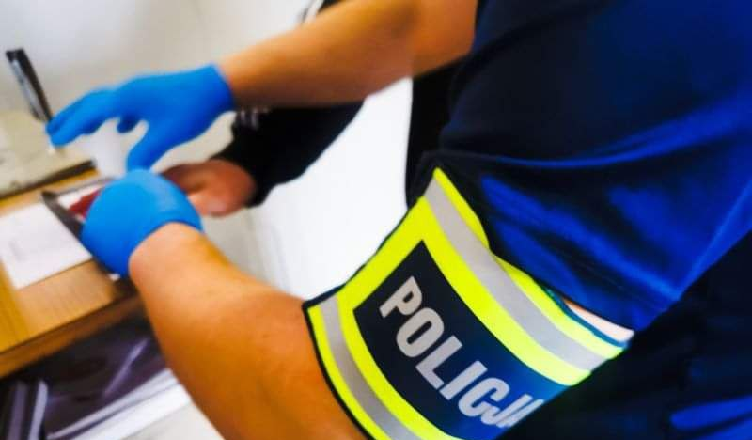 Amator ładnych zapachów dokonał kradzieży za prawie 2 tys. złotych