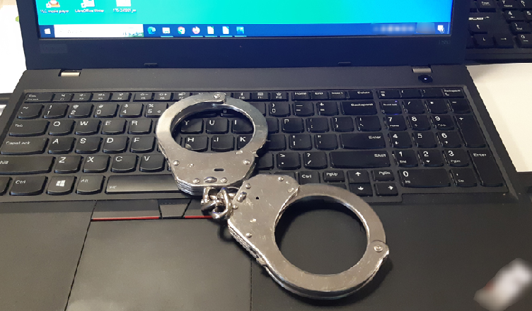 Chcieli zapłacić kryptowalutą za luksusowy zegarek - oszuści są już w rękach policji