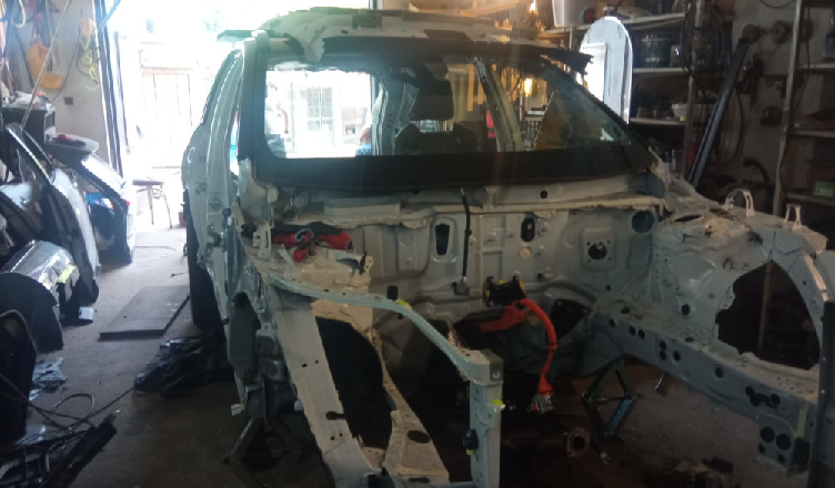 Akcja "Kobry" w Wołominie - Toyota z Holandii odzyskana w trakcie demontażu