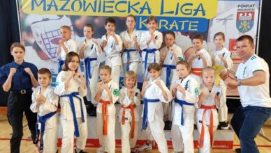 25 medali młodych karateków z Zielonki