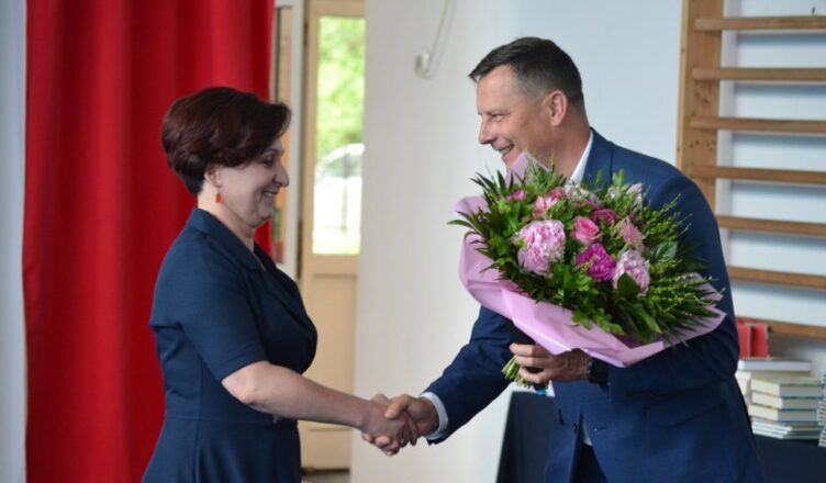 Wyjątkowe zakończenie roku szkolnego w Zespole Szkół im. Władysława Podkowińskiego Mokrej Wsi