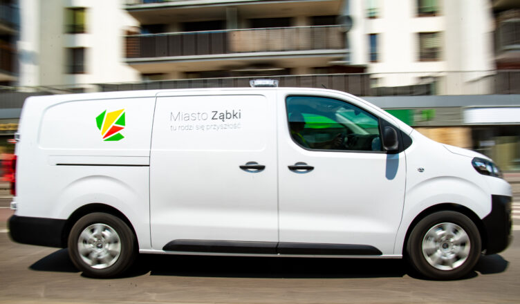 Nowy pojazd o napędzie elektrycznym w zasobach Miasta Ząbki