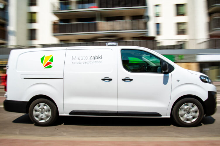 Nowy pojazd o napędzie elektrycznym w zasobach Miasta Ząbki