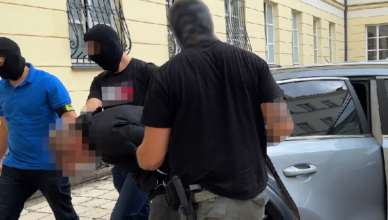 "Lala" i "Góral" - złodzieje samochodów z Wołomina - zatrzymani przez policyjną grupę "Orzeł"
