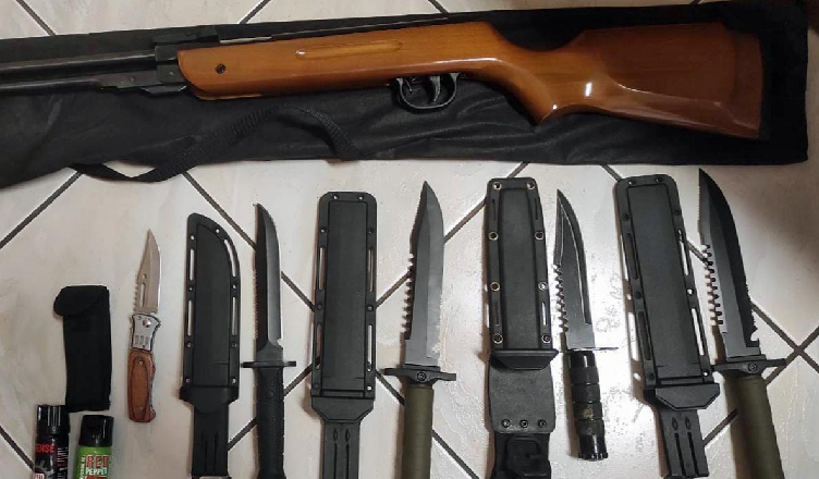 Strzelał z wiatrówki do samochodów, domów i... sąsiadów - 34-latek trafił do aresztu