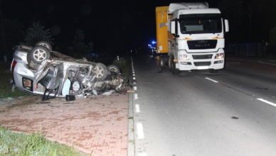 Uderzył w naczepę i dachował - wszystkiemu winny był alkohol