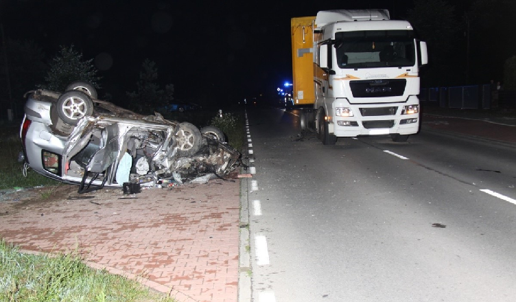 Uderzył w naczepę i dachował - wszystkiemu winny był alkohol