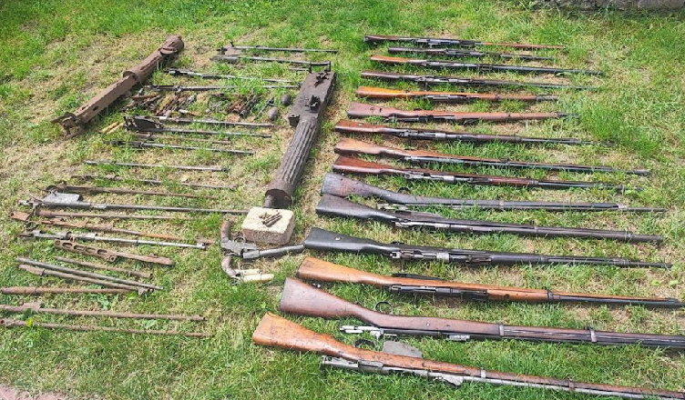 Znęcał się nad żoną i synem - w domu trzymał prawdziwy arsenał