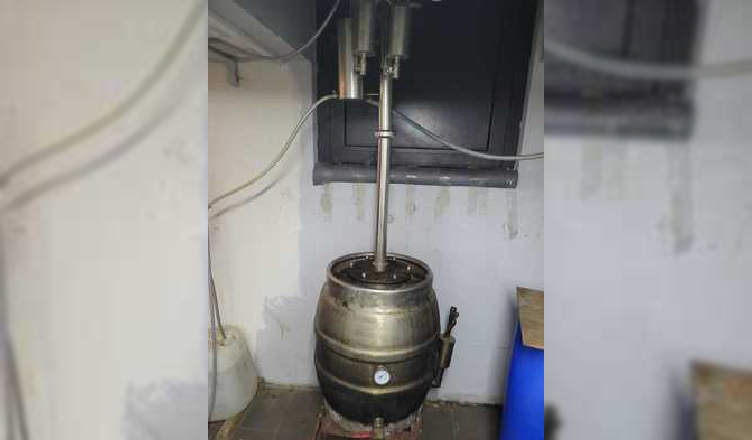 Nielegalna produkcja alkoholu i papierosy bez akcyzy - wszystko na terenie jednej posesji