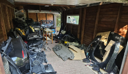 Policjanci namierzyli dziuplę, zatrzymali pasera i odzyskali skradzioną w Holandii Toyotę