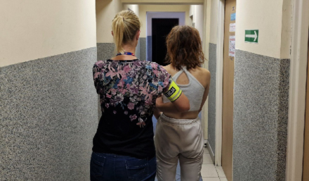 Zgodził się podwieźć kolegów znajomego do domu - został napadnięty i ukradli jego auto